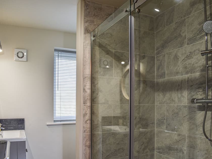 Shower room | Afonig Loyw, Talybont near Barmouth