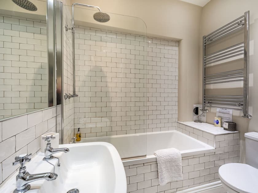 Bathroom | Falstaff House - Alnwick Cottages, Alnwick