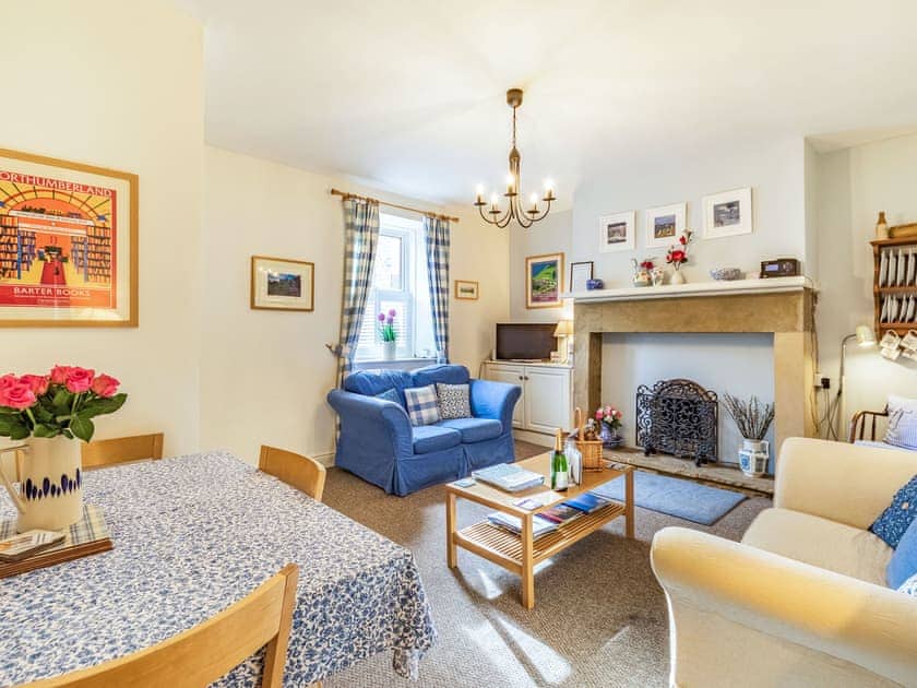 Living room/dining room | Juliet Cottage - Alnwick Cottages, Alnwick