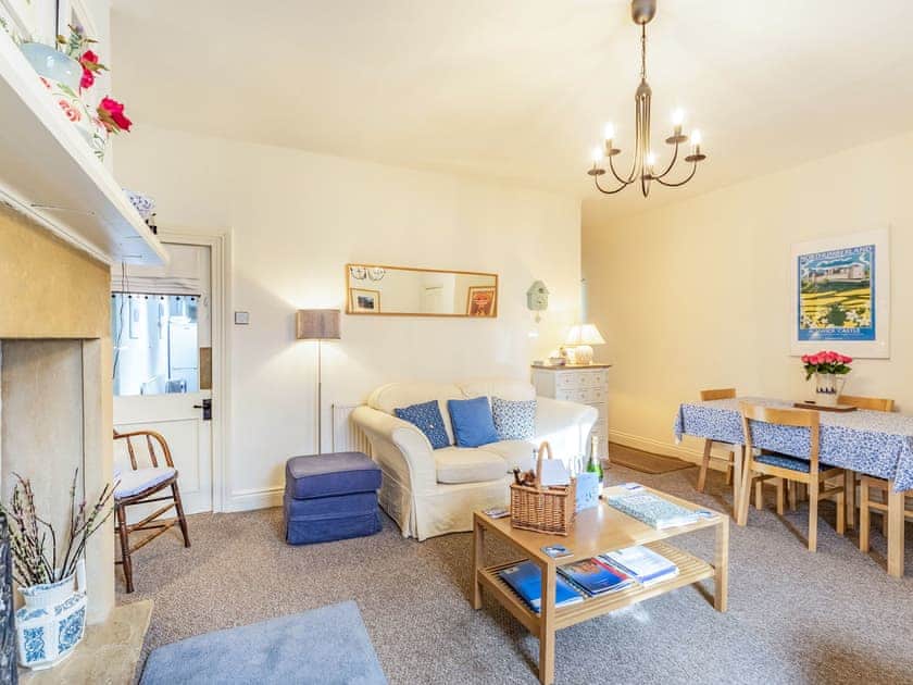 Living room/dining room | Juliet Cottage - Alnwick Cottages, Alnwick