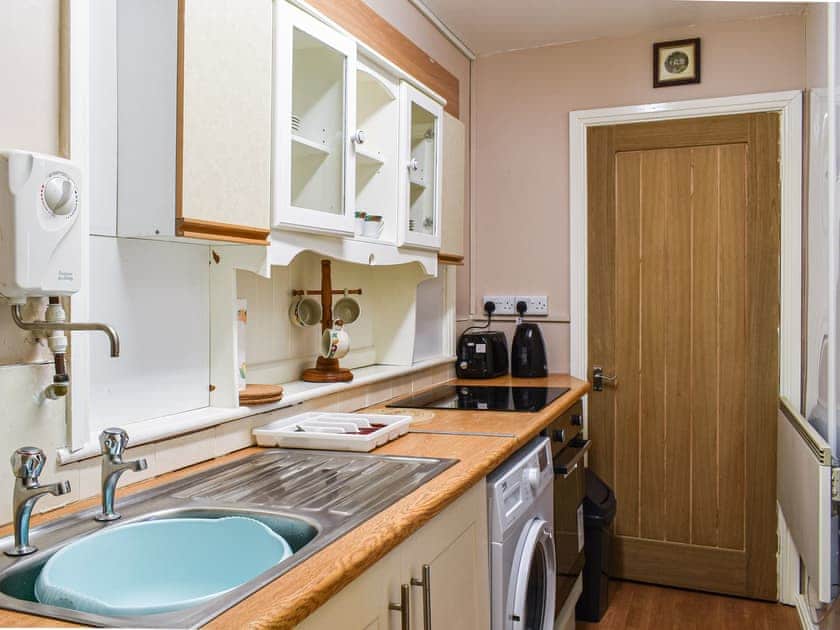 Kitchen | Greystones Nawab Farmhouse Annexe, Flagg, Buxton