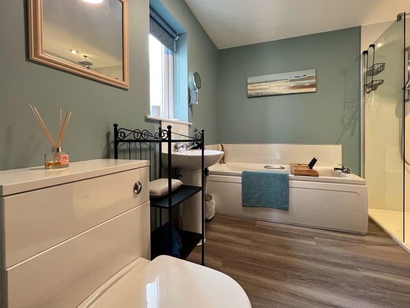 Bathroom | Hirta Cottage, Staffin, near Portree