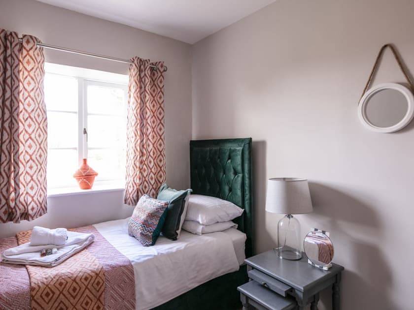 Single bedroom | Yew Tree Cottage, Willsersey, near Broadway