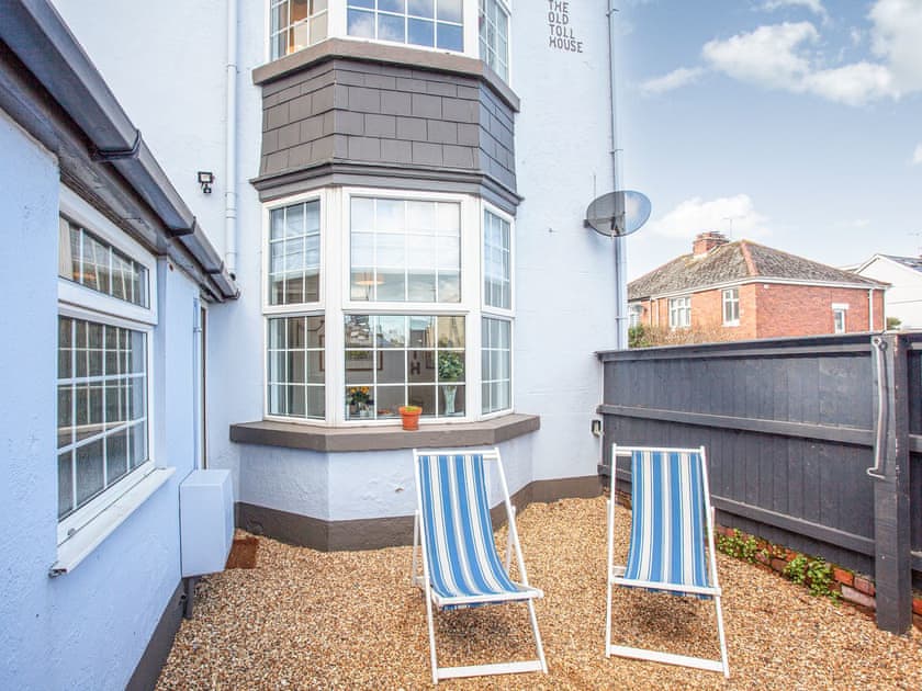 Sitting-out-area | The Old Toll House, Shaldon, near Teignmouth