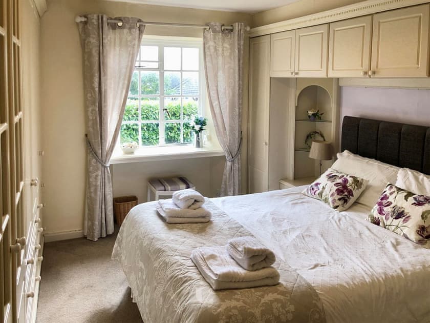 Double bedroom | Laurel Cottage, Stoke Gabriel