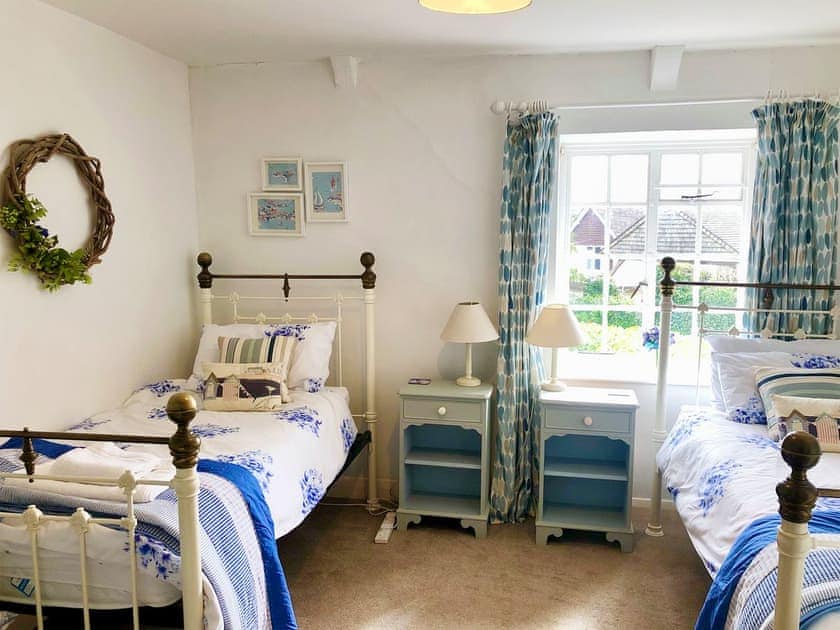 Twin bedroom | Laurel Cottage, Stoke Gabriel