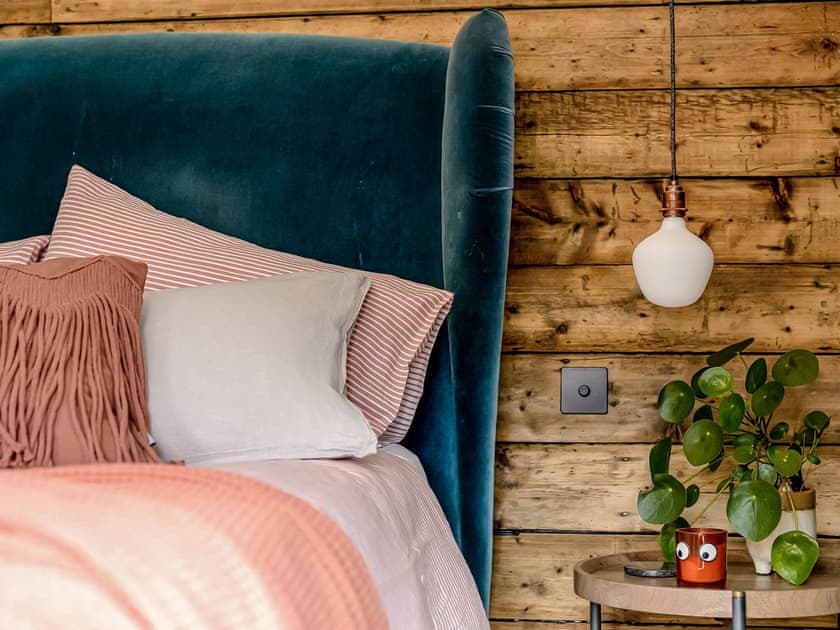 Double bedroom | North Stable at Crabtree Farm - The Stables at Crabtree Farm, Hastingleigh