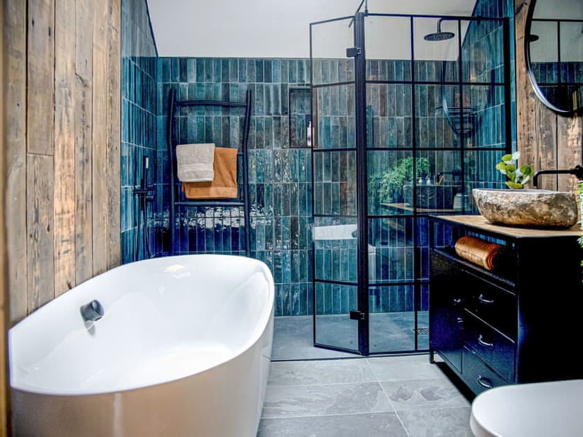 Bathroom | North Stable at Crabtree Farm - The Stables at Crabtree Farm, Hastingleigh