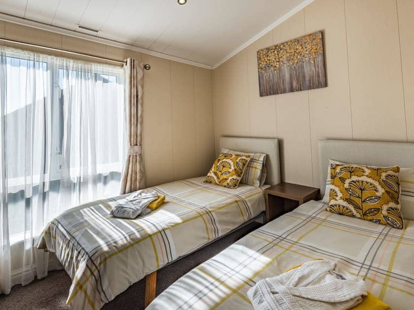 Twin bedroom | Buff Lake - The Laurels, Addlethorpe, near Skegness