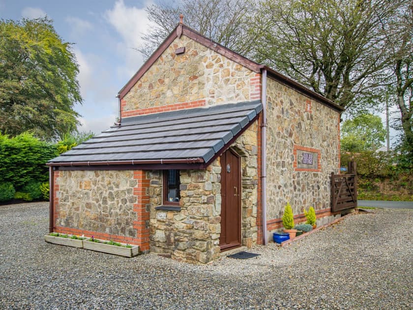 Exterior | Red Kite Cottage, Maesymeillion, near New Quay