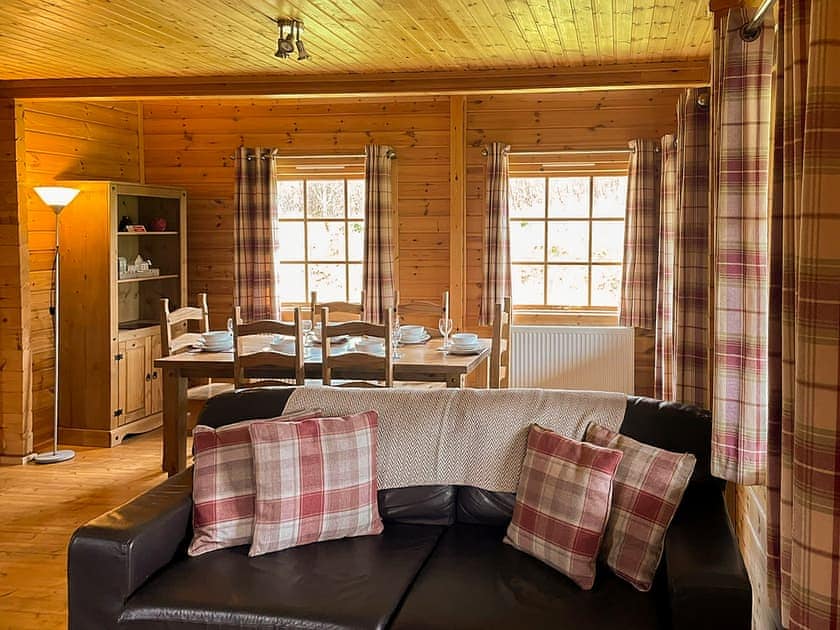 Living room/dining room | Sun Rise Lodge No. 10, Llanbedr