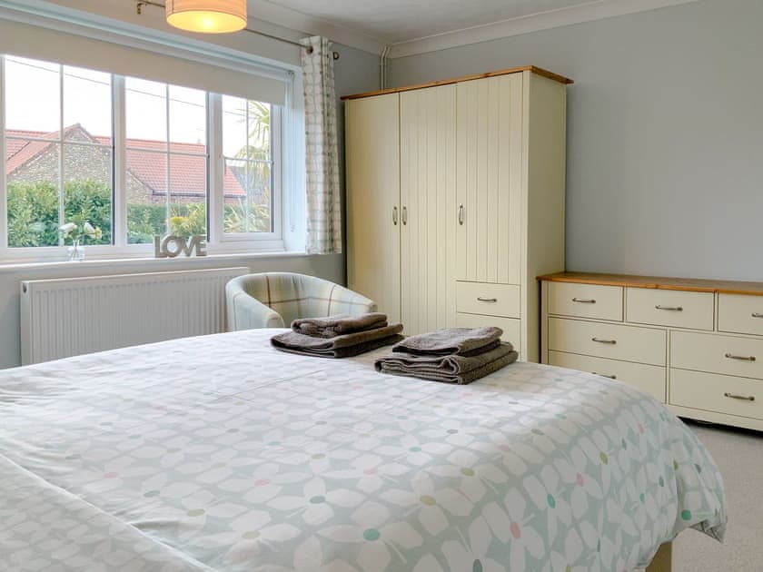 Double bedroom | Sleepy Willow, Little Snoring, near Fakenham