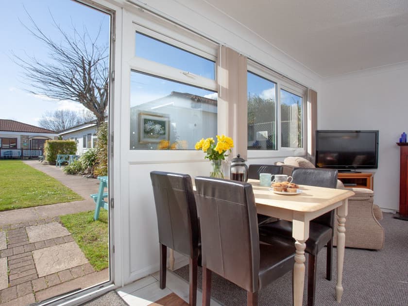 Open plan living space | 310 The Cove - Welcome Holiday Park, Dawlish