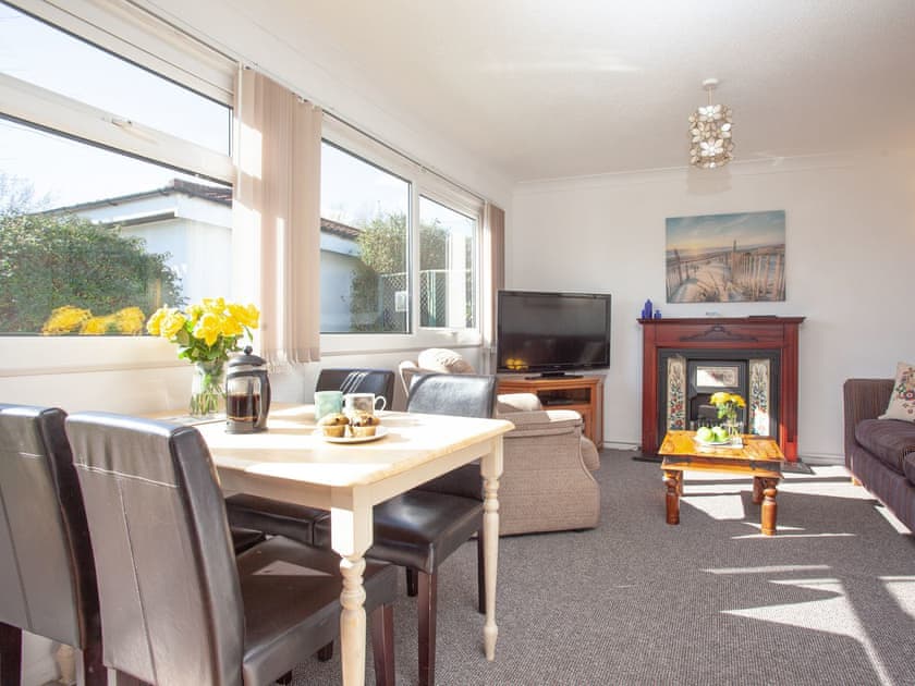 Dining Area | 310 The Cove - Welcome Holiday Park, Dawlish