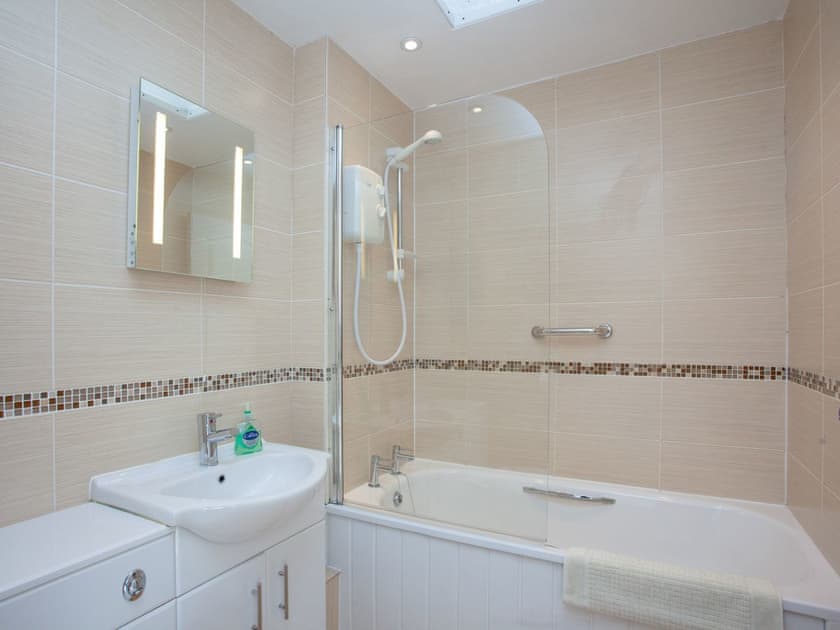 Bathroom | 310 The Cove - Welcome Holiday Park, Dawlish