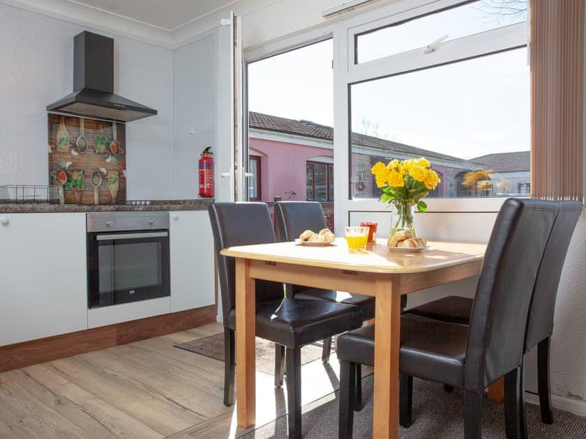 Dining Area | 311 Driftwood - Welcome Holiday Park, Dawlish