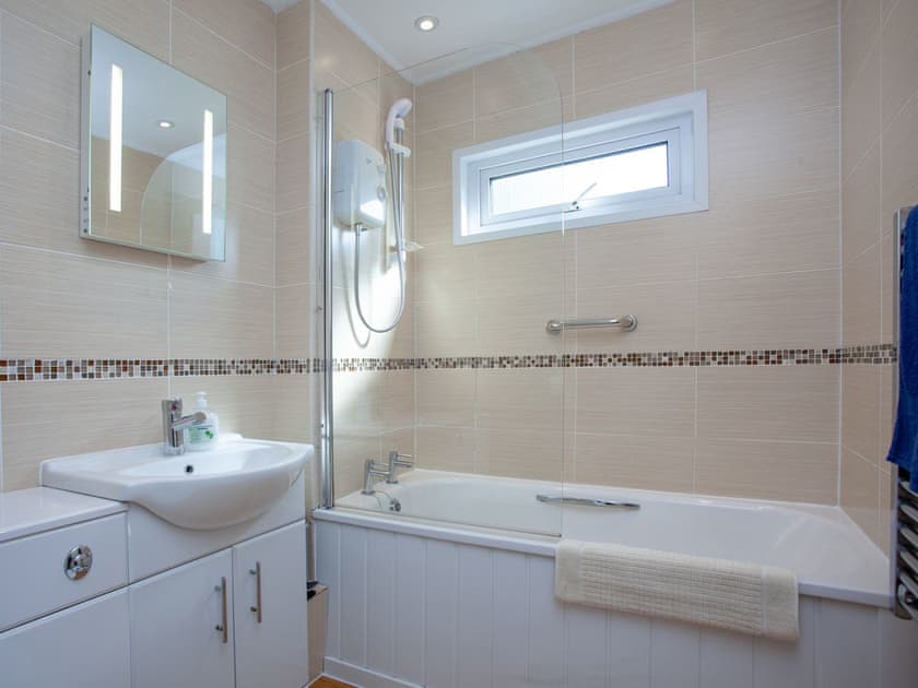 Bathroom | 311 Driftwood - Welcome Holiday Park, Dawlish