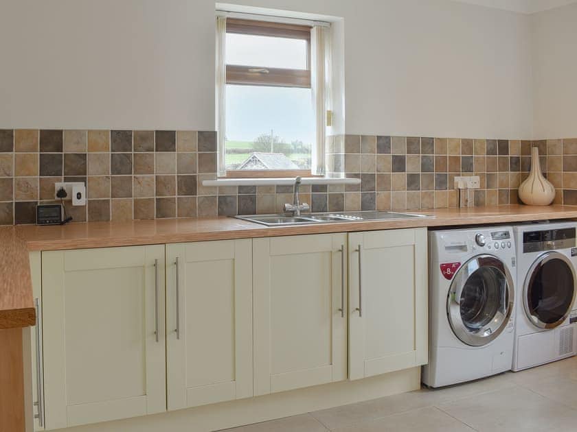Utility room | Llwyn Ysgaw, Cemaes