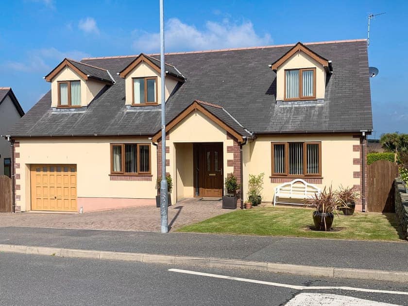 Exterior | Llwyn Ysgaw, Cemaes