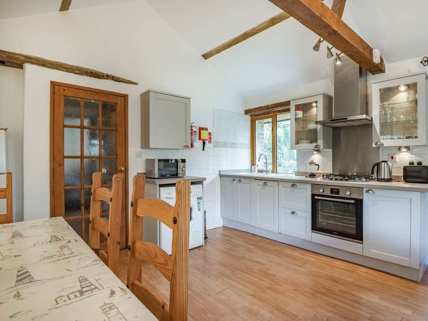Kitchen/diner | Maple Tree Cottage - Rockenhayne Farmstead, Branscombe