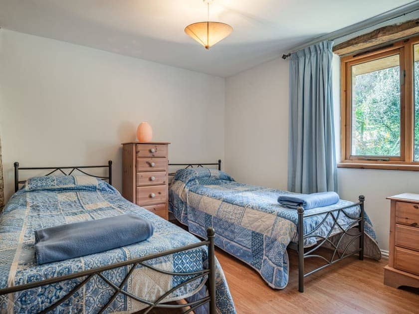 Twin bedroom | Maple Tree Cottage - Rockenhayne Farmstead, Branscombe