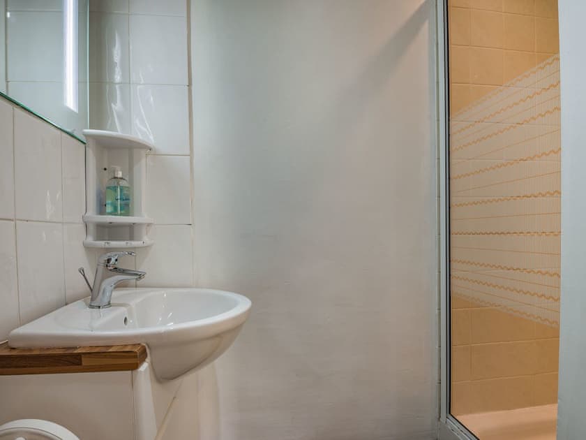 Shower room | Clock Cottage - Rockenhayne Farmstead, Branscombe