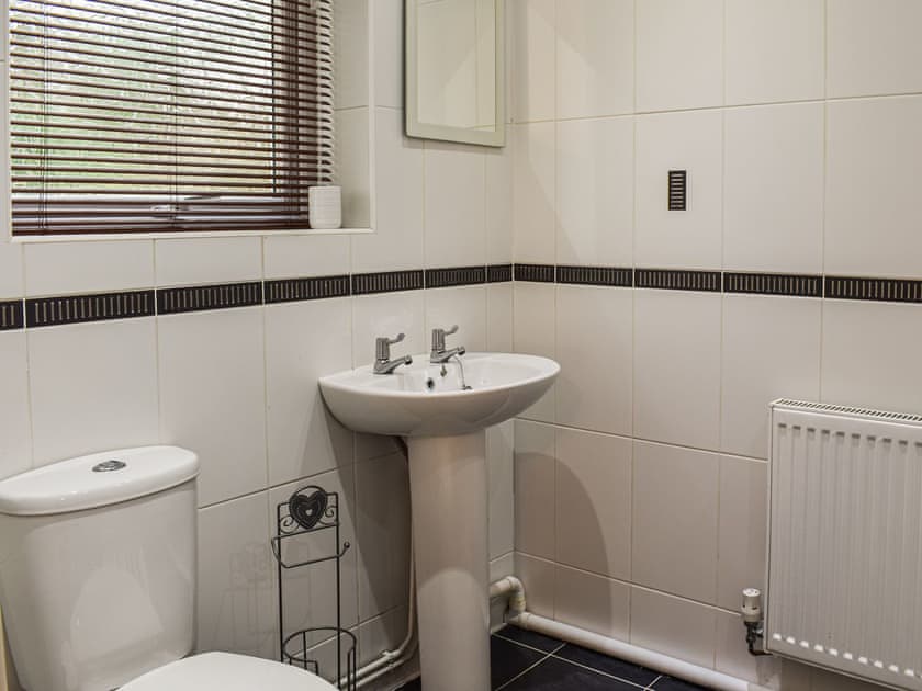 Bathroom | Matty’s Place, Walwen, Lixwm