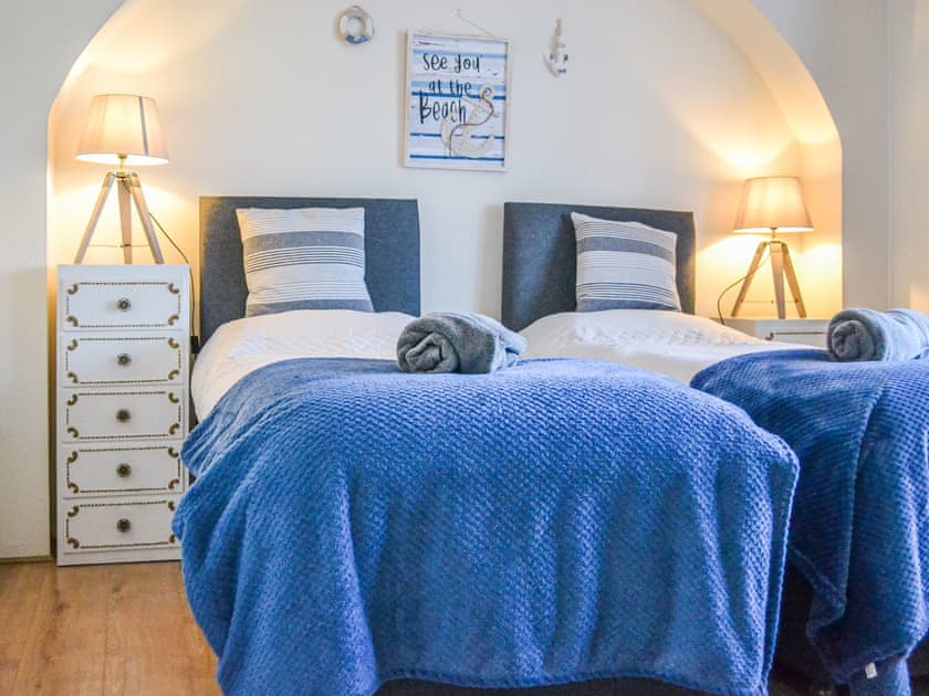 Twin bedroom | Botany Bay Bungalow, Kingsgate, Broadstairs