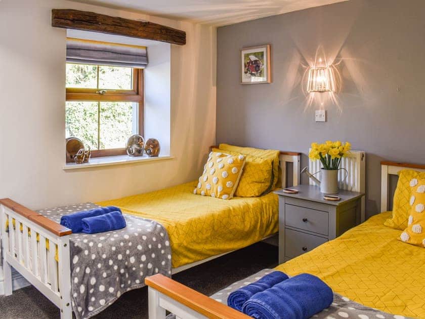 Twin bedroom | Tan Y Marian, Brynteg