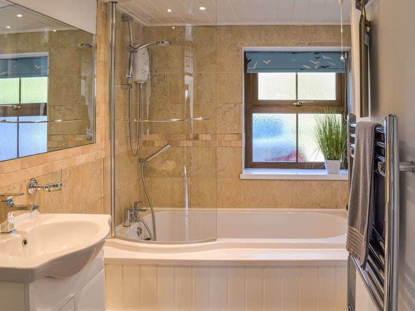 Bathroom | Tan Y Marian, Brynteg