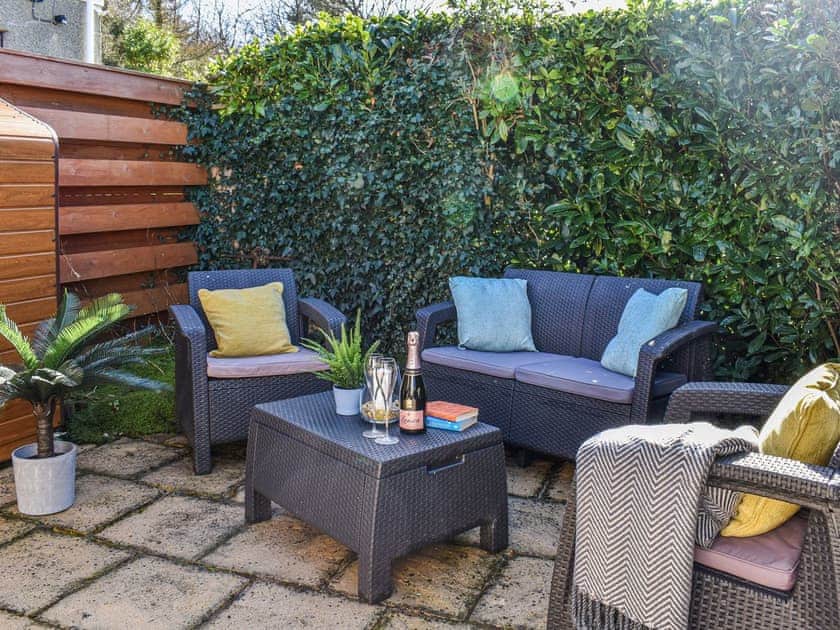 Sitting-out-area | Tan Y Marian, Brynteg