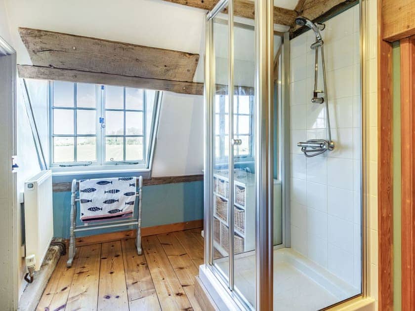 Shower room | Hemblington Hall, Hemblington