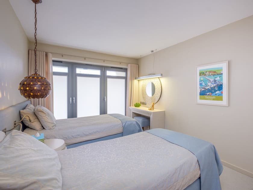 Twin bedroom | The Beach House, Ventnor