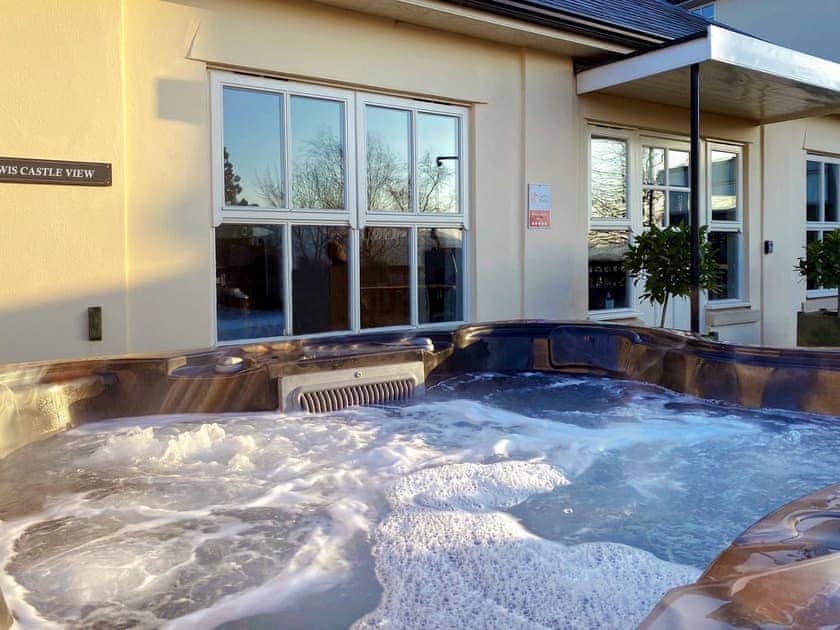 Hot tub | Powis Castle View, Forden, near Welshpool