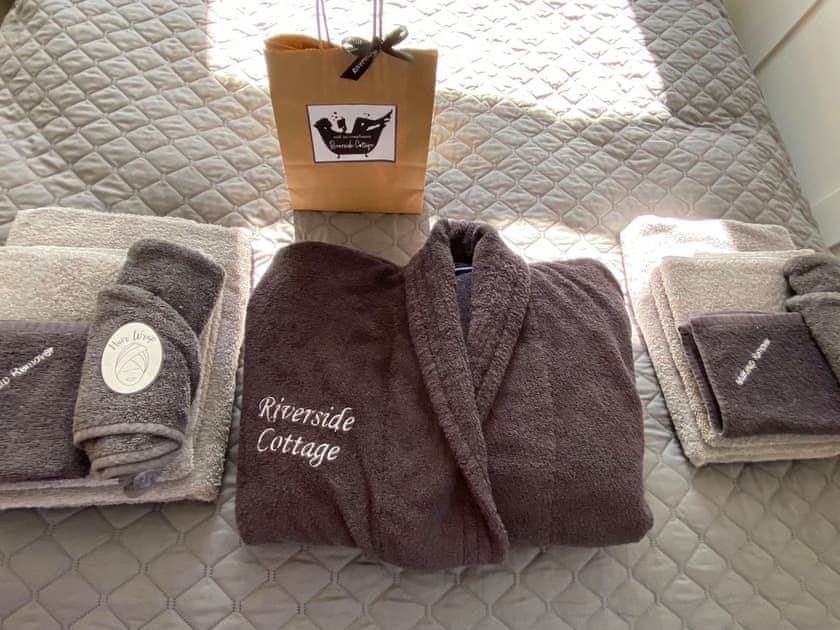 Plenty of towels and complimentary toiletries  | Riverside Cottage, Drumnadrochit, near Loch Ness