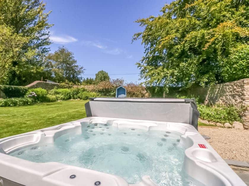 Hot tub | Braeburn - Orchard Cottages, Pilton, near Shepton Mallet