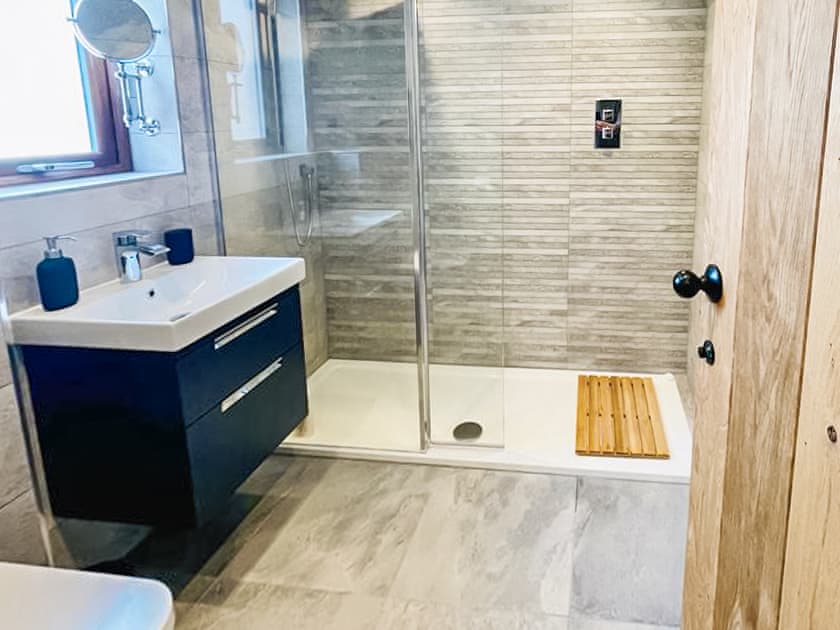 Shower room | Stag’s Hide, Aviemore