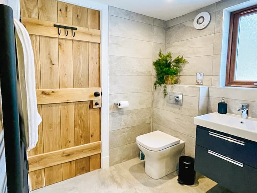 Shower room | Stag’s Hide, Aviemore