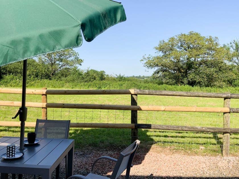 Sitting-out-area | The Little Barn, Holsworthy
