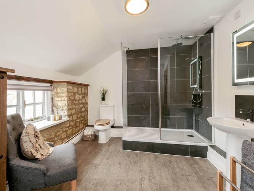 Bedroom with bunk beds and a single bed | The Old Mill - Somerset Country Escape, Wrantage, near Taunton