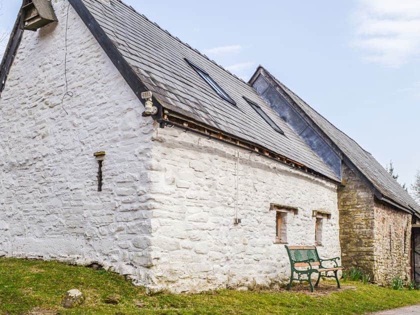 Outdoor area | Ty Fferm Hen - Coity Bach, Talybont-On-Usk