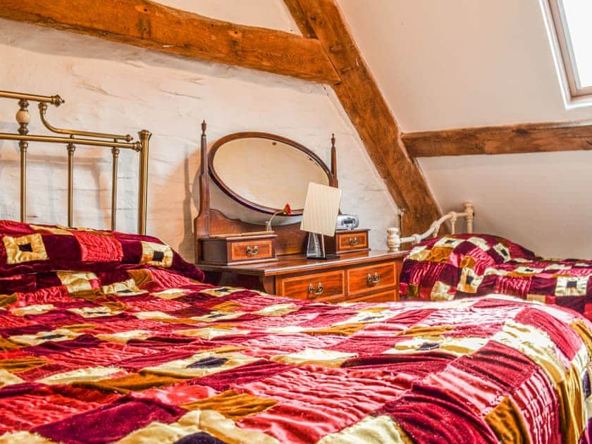 Double bedroom | Ty Fferm Hen - Coity Bach, Talybont-On-Usk