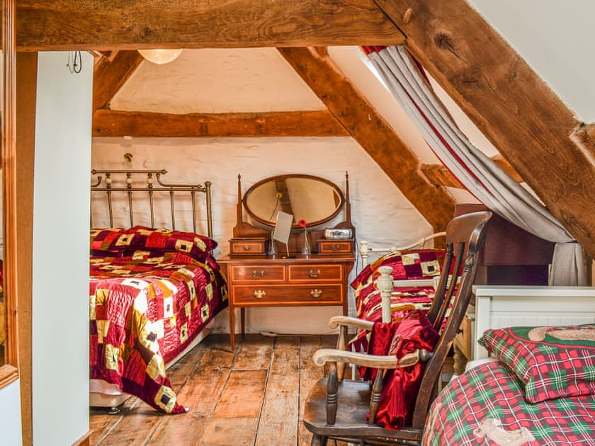 Double bedroom | Ty Fferm Hen - Coity Bach, Talybont-On-Usk