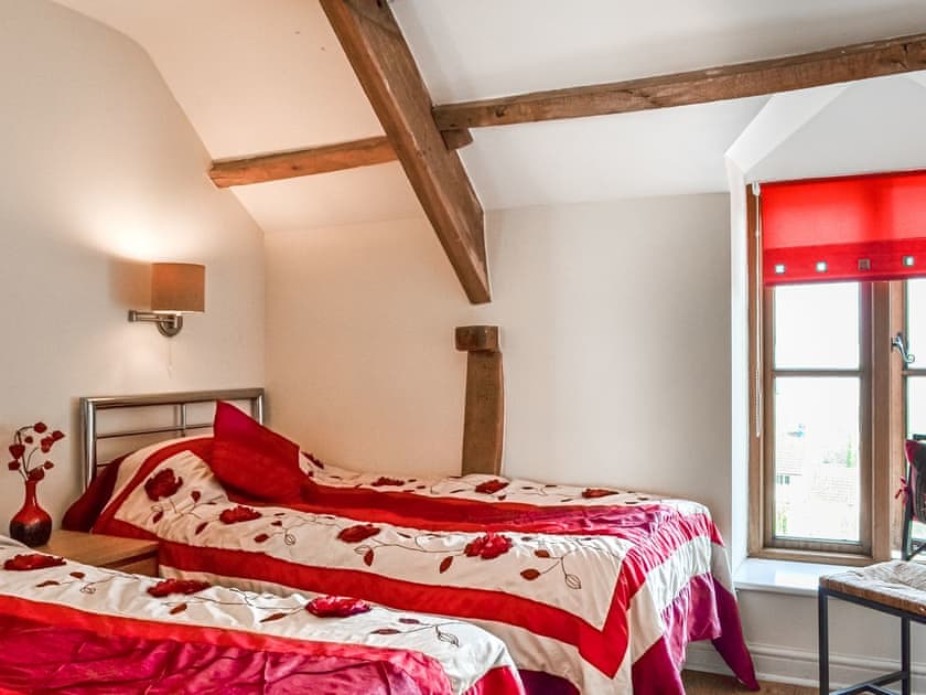 Twin bedroom | Peacock Cottage - Coity Bach, Talybont-On-Usk