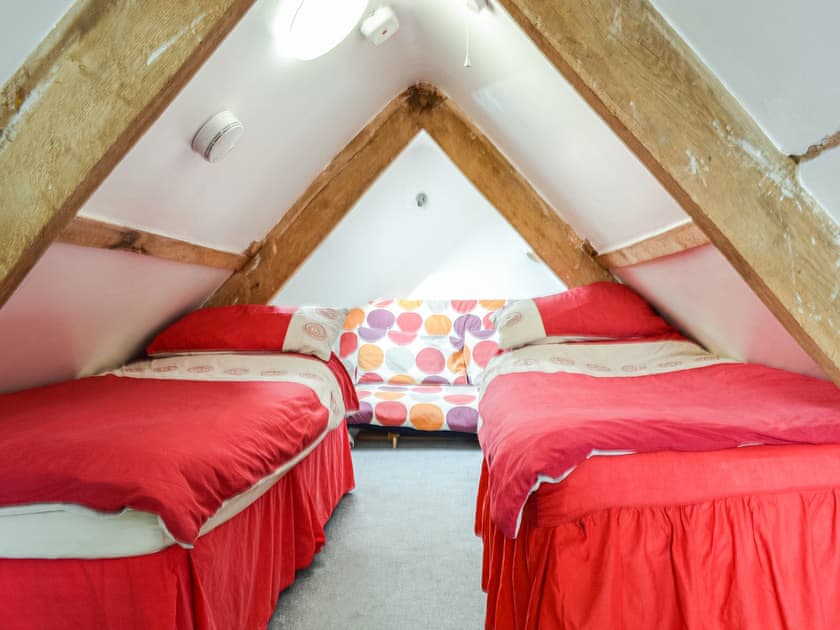 Twin bedroom | Peacock Cottage - Coity Bach, Talybont-On-Usk