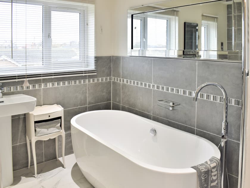 Bathroom | Merrywind, Beadnell