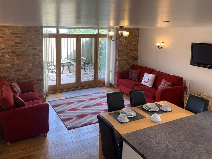 Open plan living space | The Granary - Meals Farm Cottages, North Somercotes, Mablethorpe