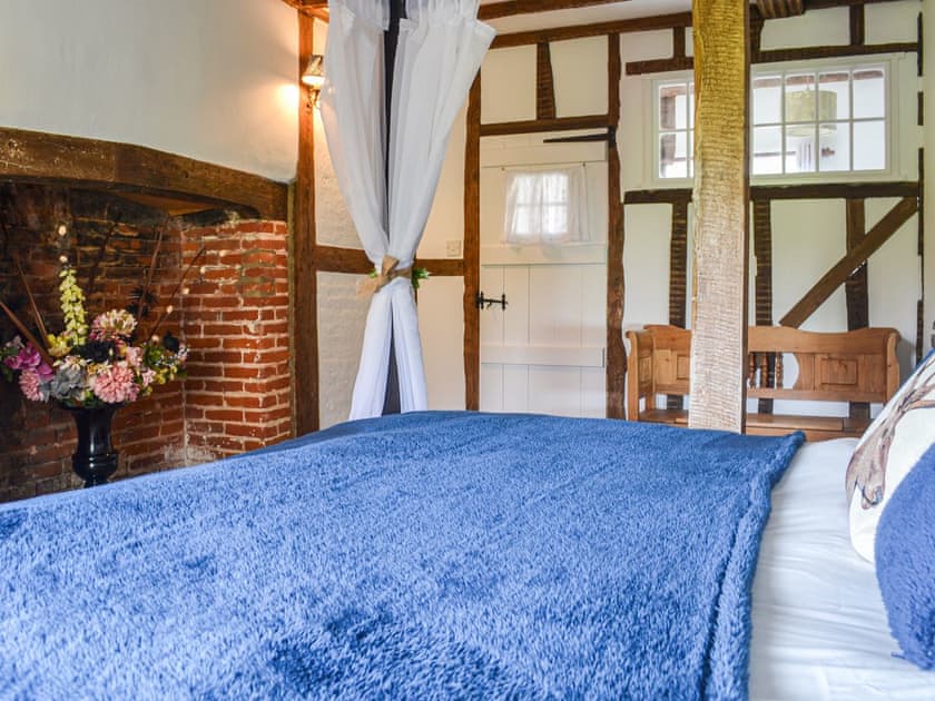Four Poster bedroom | The Cottage at Harple Farm, Detling, near Maidstone