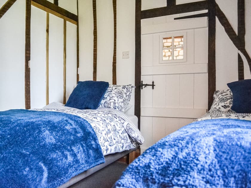 Twin bedroom | The Cottage at Harple Farm, Detling, near Maidstone