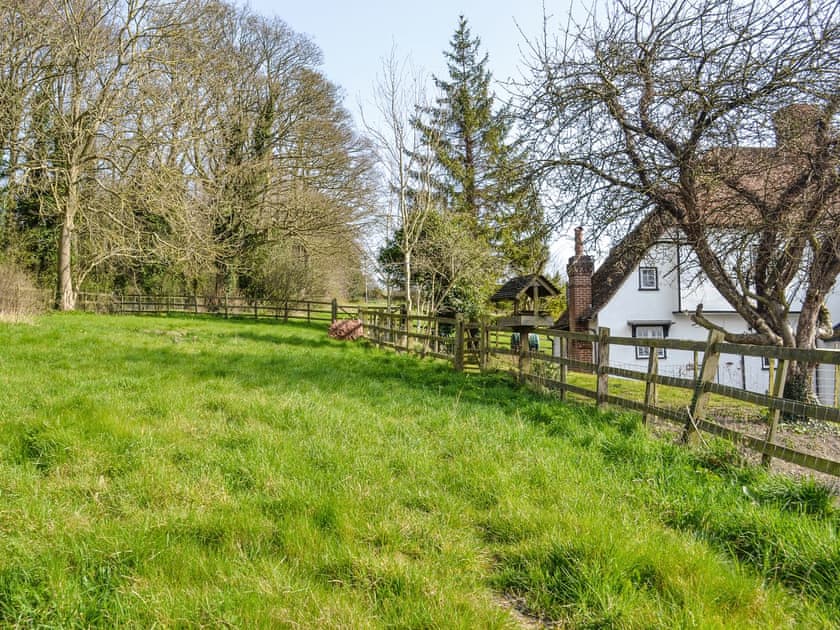Garden and grounds | The Cottage at Harple Farm, Detling, near Maidstone